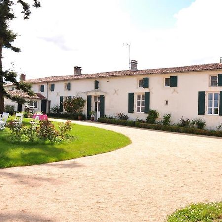 Le Logis Du Plessis Bed & Breakfast Chaniers ภายนอก รูปภาพ