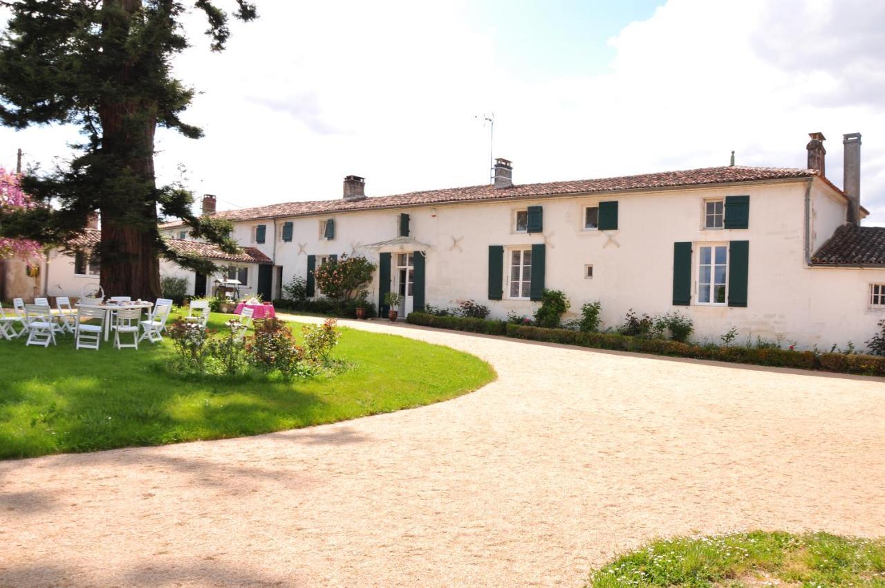 Le Logis Du Plessis Bed & Breakfast Chaniers ภายนอก รูปภาพ
