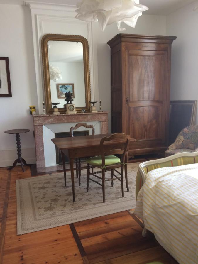 Le Logis Du Plessis Bed & Breakfast Chaniers ภายนอก รูปภาพ